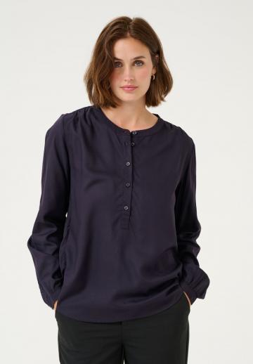 Атласная блузка