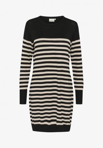 Вязаное платье