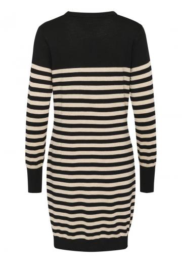 Вязаное платье