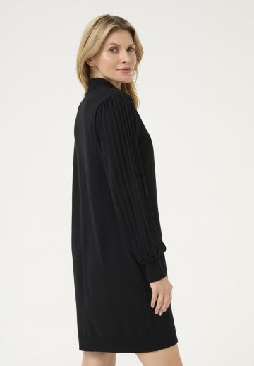 Вязаное платье