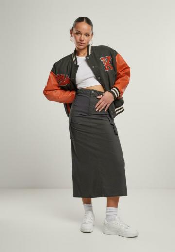 Юбка с накладными карманами