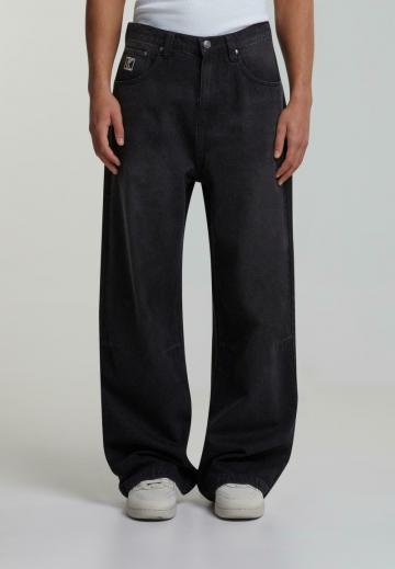 Прямые джинсы