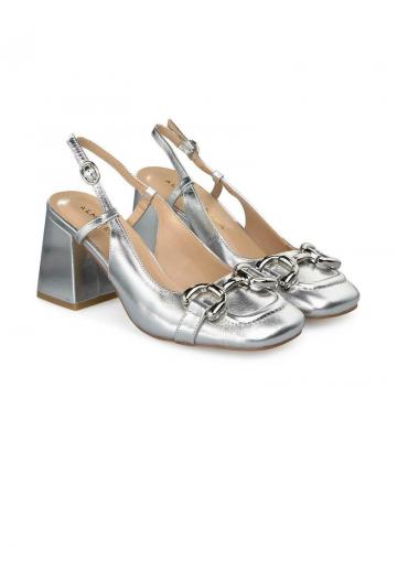 Туфли с высоким носом