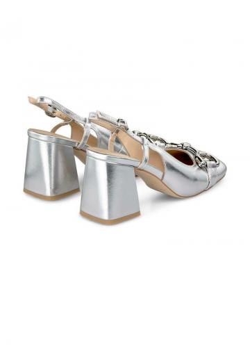 Туфли с высоким носом