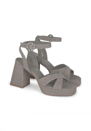 Босоножки на платформе