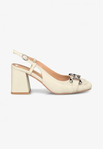 Туфли с высоким носом