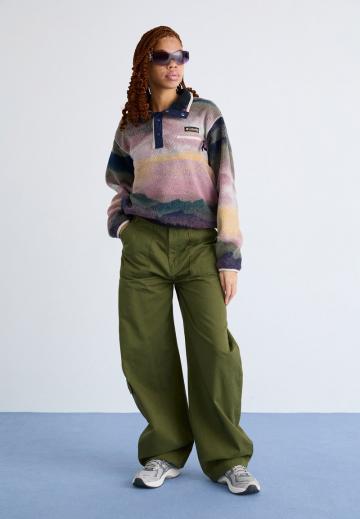 Брюки с накладными карманами