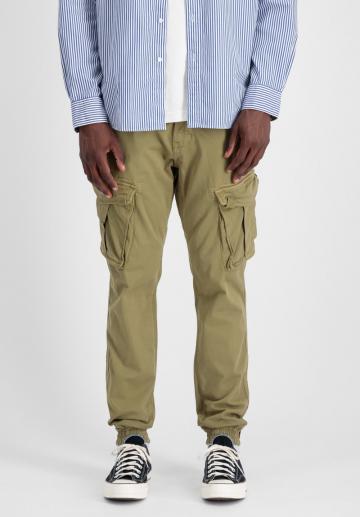 Брюки с накладными карманами