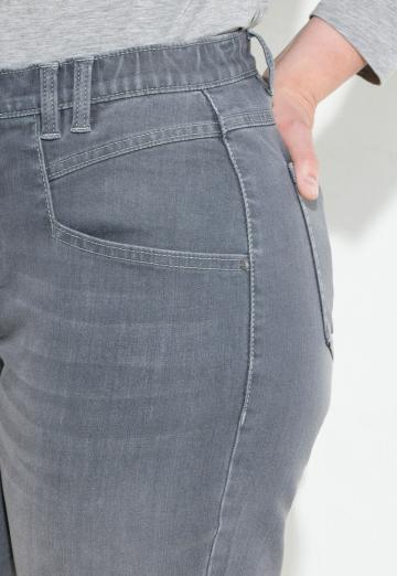 Короткие джинсы