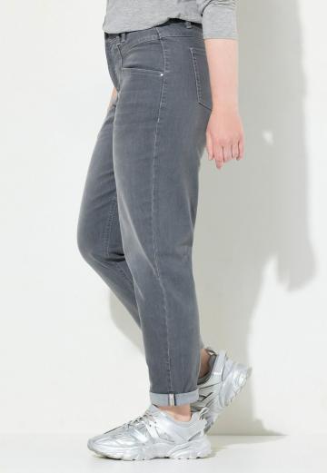 Короткие джинсы