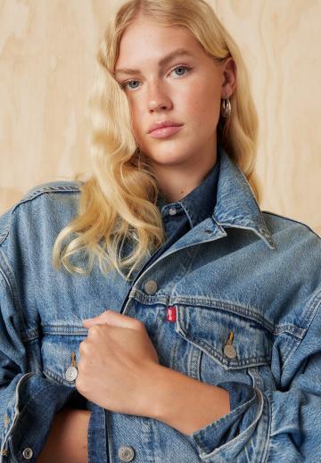 Джинсовая куртка