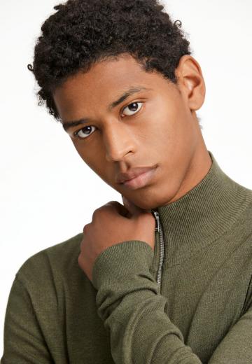 Вязаная кофта