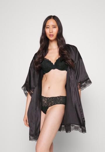 Бюстгальтер на косточках