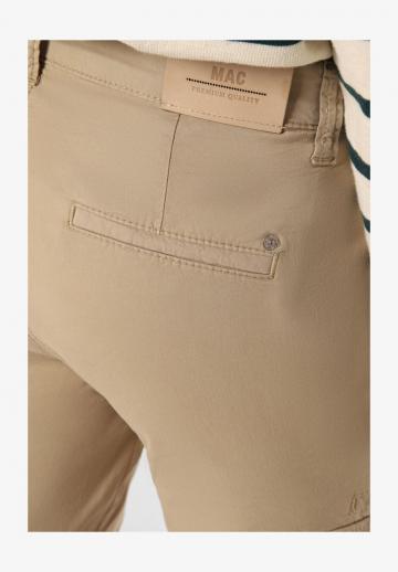 Брюки с накладными карманами