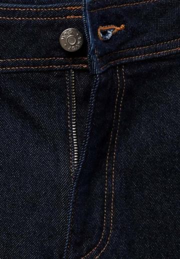 Клешеные джинсы