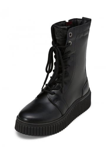 Сапожки на танкетке