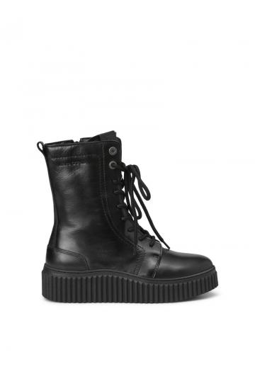 Сапожки на танкетке