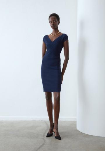 Платье футляр