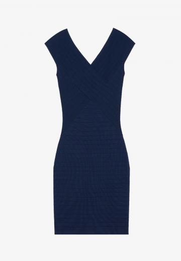 Платье футляр