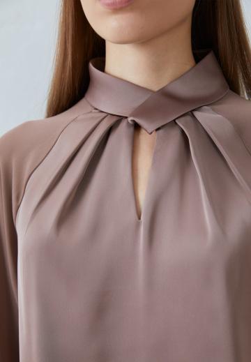 Атласная блузка