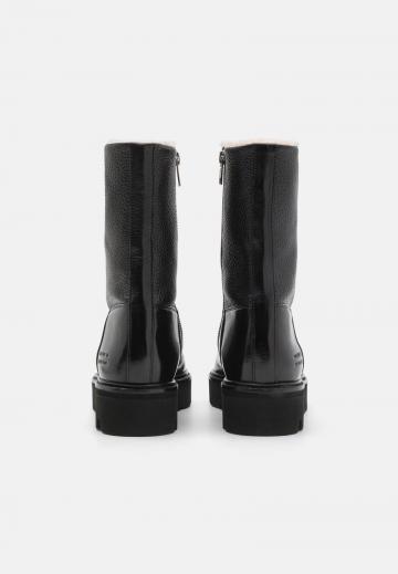 Зимние ботинки