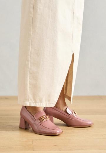 Туфли с высоким носом