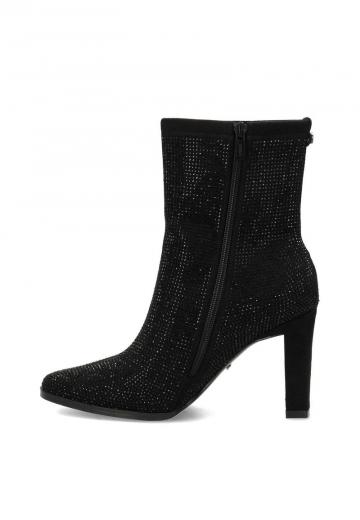 Высокие сапоги