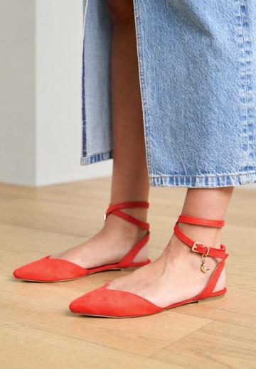 Туфли с ремешком