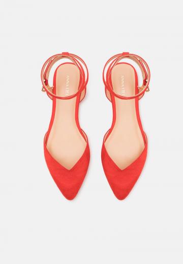 Туфли с ремешком