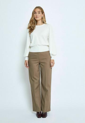 Пуловер в полоску