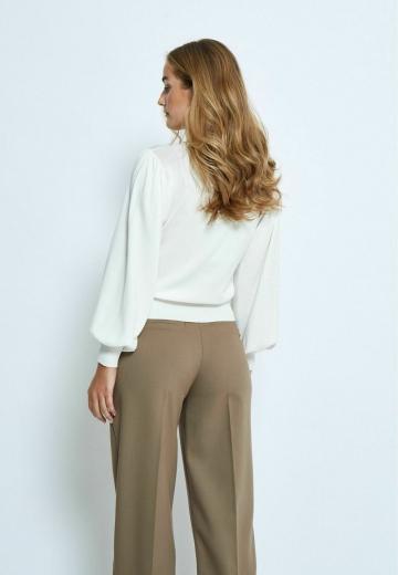 Пуловер в полоску