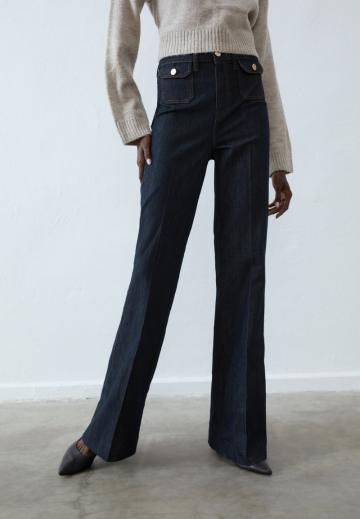 Клешеные джинсы