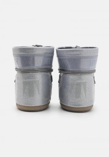 Зимние ботинки