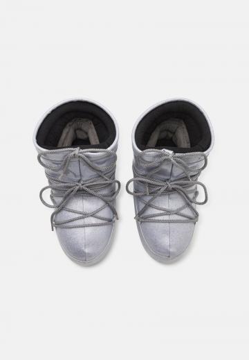 Зимние ботинки