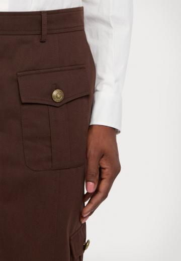 Юбка с накладными карманами