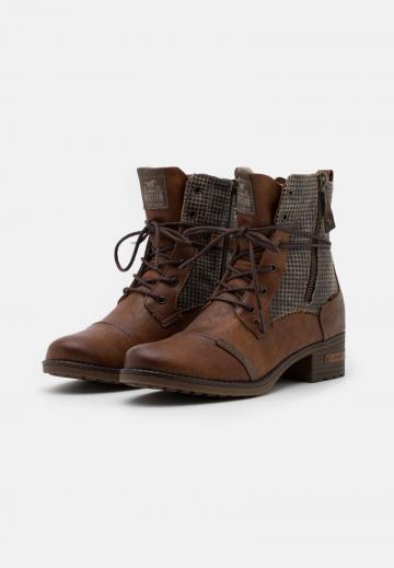 Ботинки на шнуровке