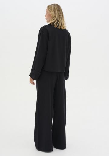 Короткий блейзер