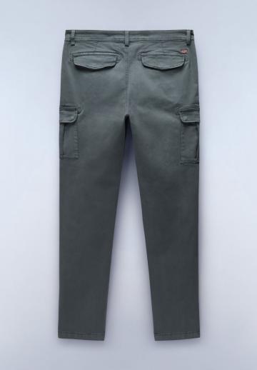 Брюки с накладными карманами