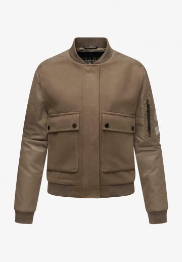 Куртка с накладнымит карманами