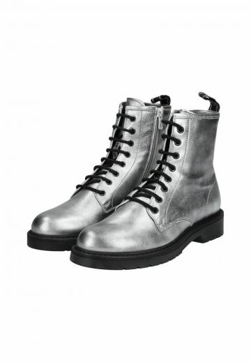 Ботинки на шнуровке