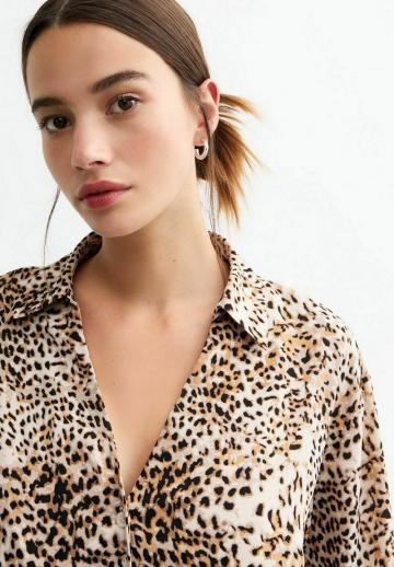 Атласная блузка