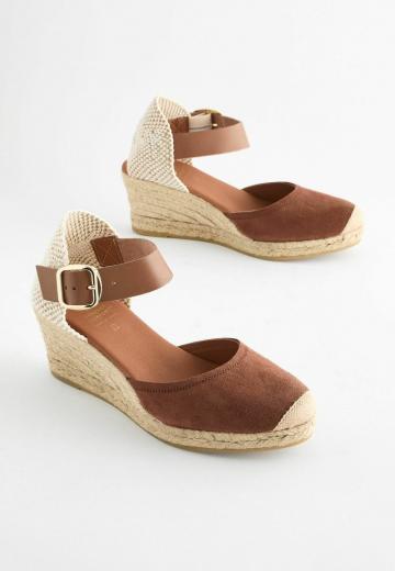 Туфли на танкетке