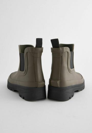 Резиновые сапоги