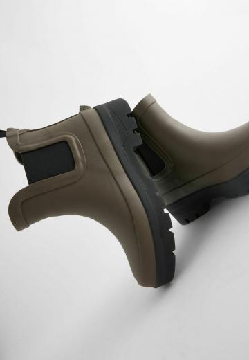 Резиновые сапоги