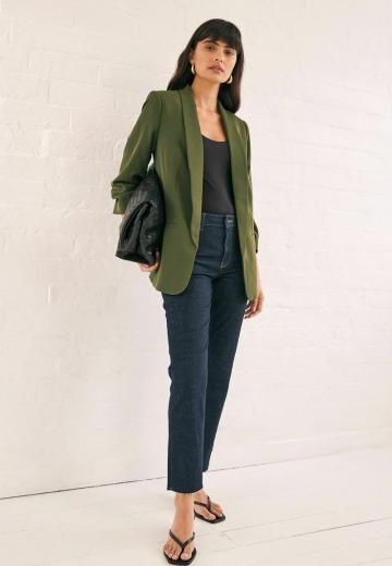 Короткое пальто