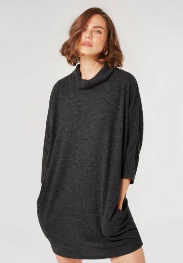 Вязаное платье