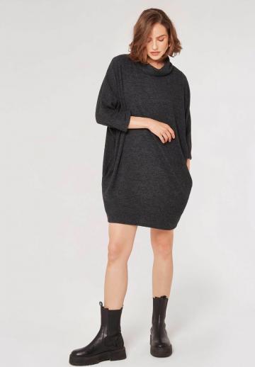 Вязаное платье