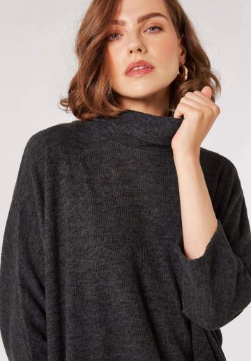 Вязаное платье