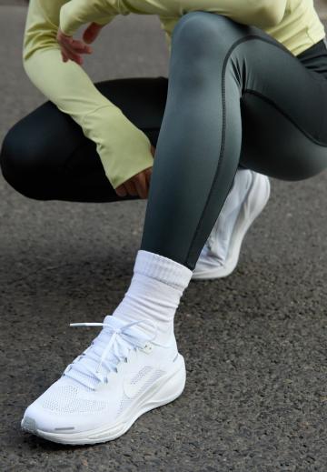 Беговые кроссовки