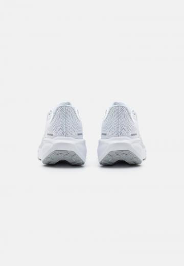 Беговые кроссовки